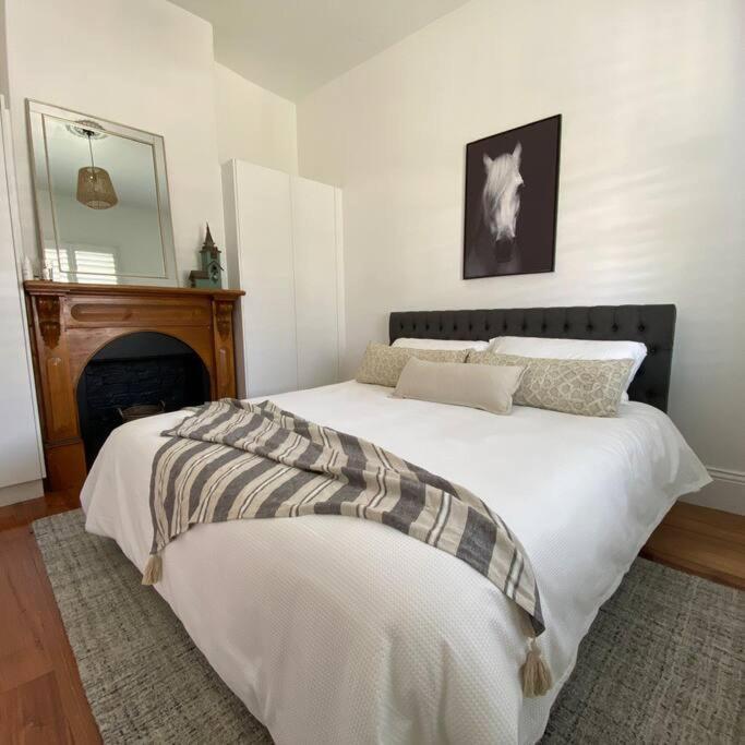 Charming Cottage Nestled In Prime Location Launceston Extérieur photo